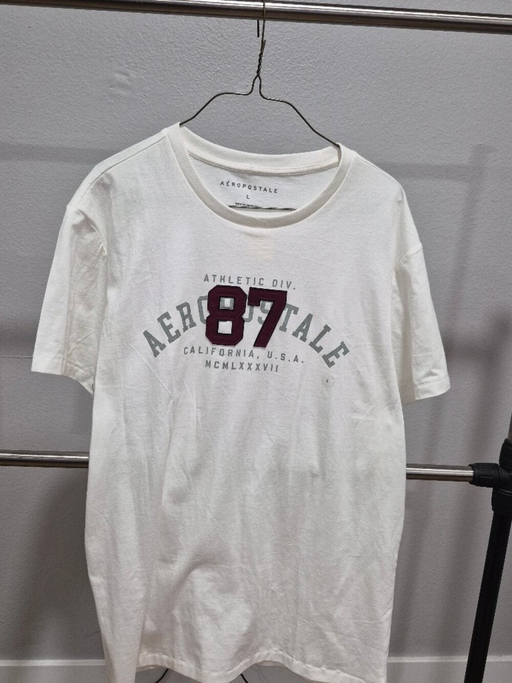 Aeropostale men's t-shirt L